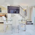 Skol 508 West Facing Duplex With Amazing Sea Views *