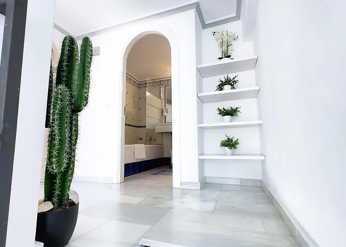 Skol 508 West Facing Duplex With Amazing Sea Views *