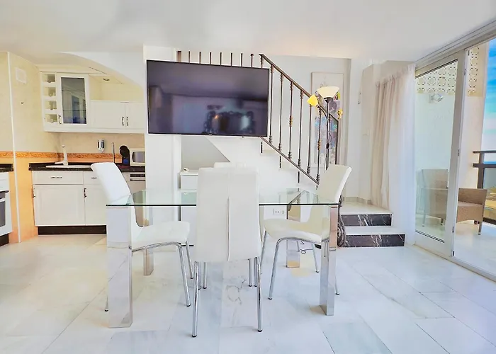 Skol 508 West Facing Duplex With Amazing Sea Views *