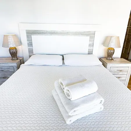 Skol 508 West Facing Duplex With Amazing Sea Views *